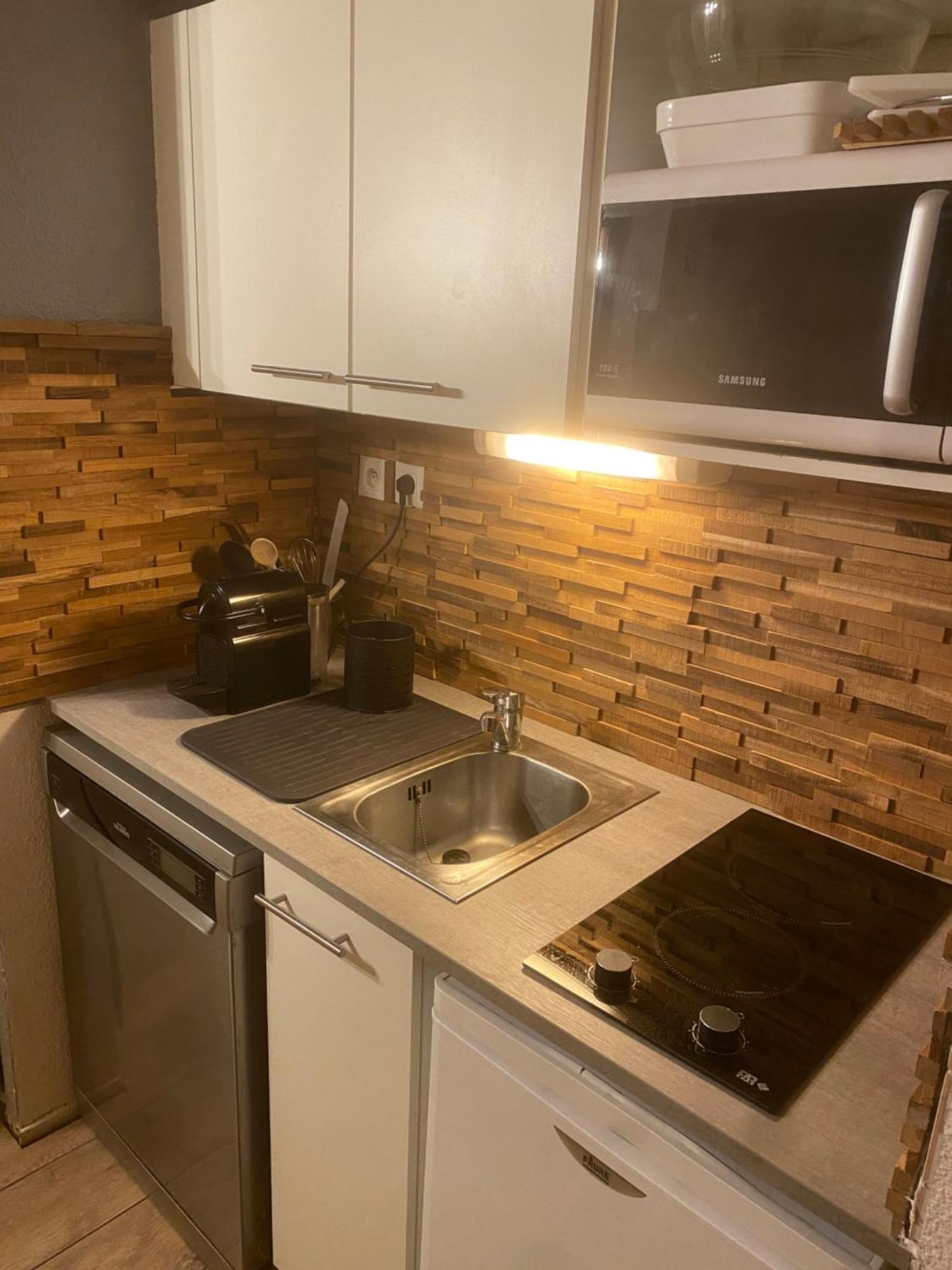 Sud , Centre Station Apartment